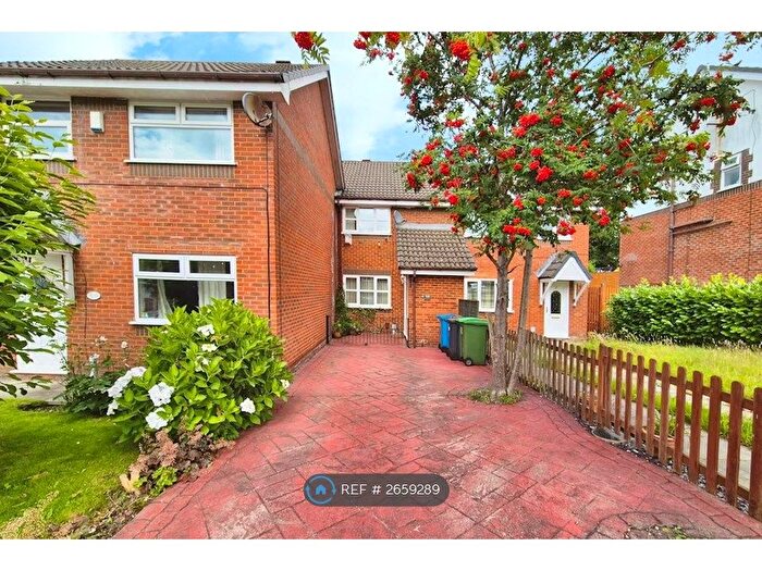2 Bedroom Terraced House To Rent In Magpie Lane, Oldham, OL4