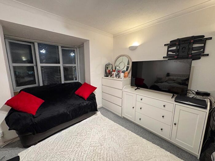 Studio To Rent In Ash Walk, Wembley, HA0