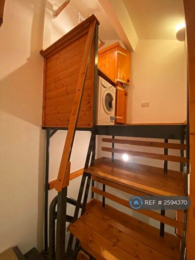 2 Bedroom Flat To Rent In Fairfield Road, London, E3