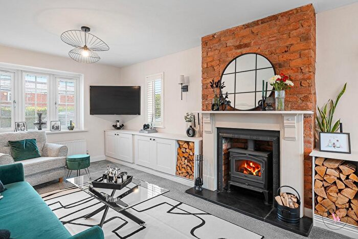 3 Bedroom House For Sale In Swanlow Lane, Winsford, CW7