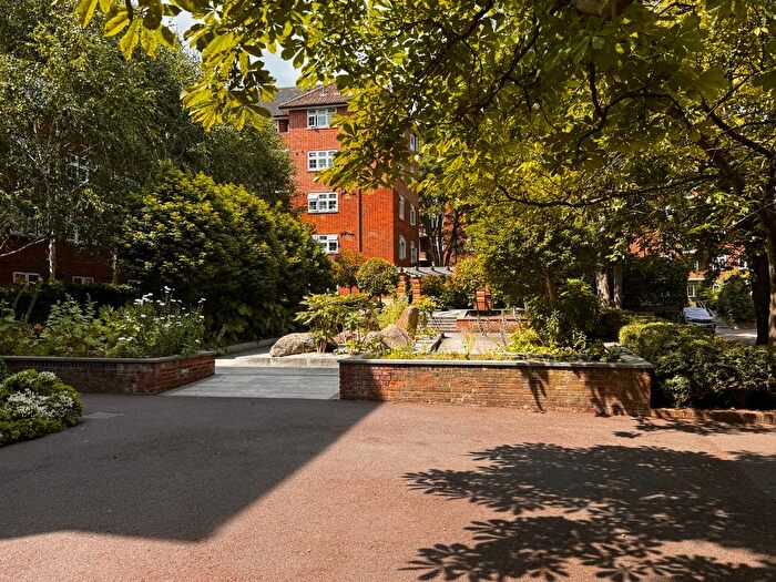 2 Bedroom Flat For Sale In Halton Road, London, N1