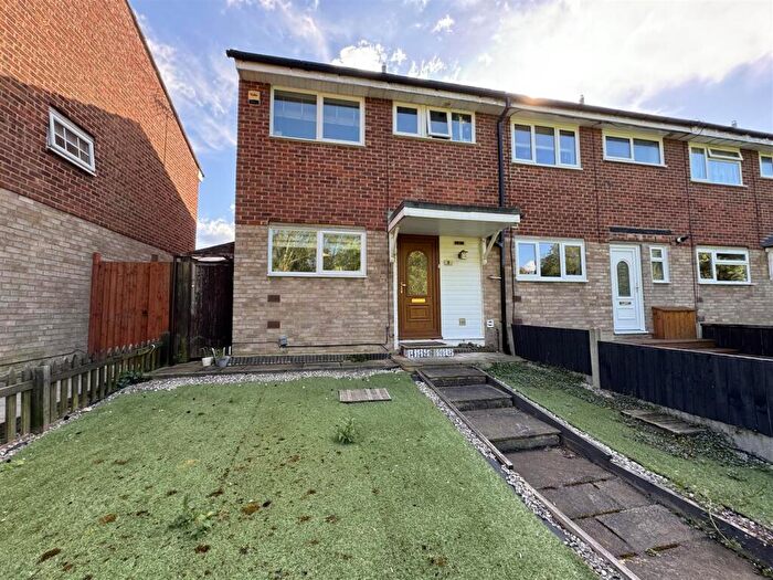 3 Bedroom End Of Terrace House For Sale In Broadhope Avenue, Stanford-le-Hope, SS17