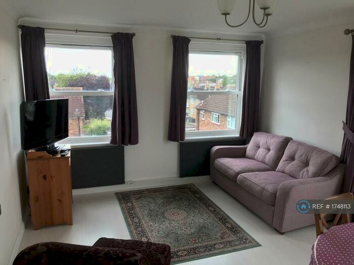 2 Bedroom Flat To Rent In Park Close, Oxford, OX2