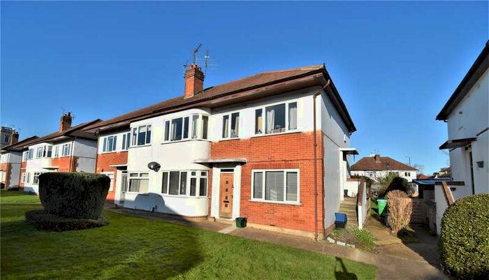 2 Bedroom Flat To Rent In Fulwood Gardens, Twickenham, TW1