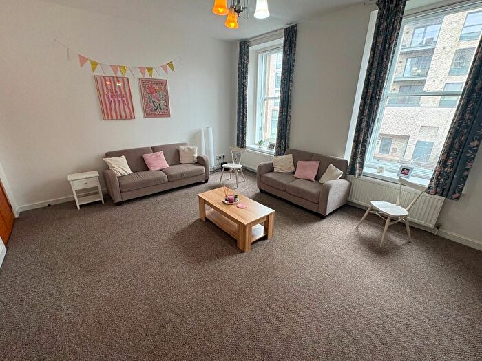 3 Bedroom Flat To Rent In Bellgrove Street, Dennistoun, Glasgow, G31