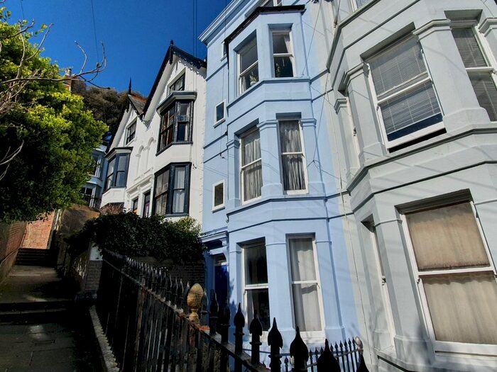 1 Bedroom Flat To Rent In Cobourg Place, Hastings, East Sussex TN34