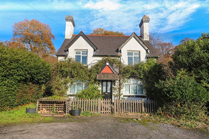 3 Bedroom Cottage For Sale In Breakspear Road North, Harefield, Uxbridge, UB9