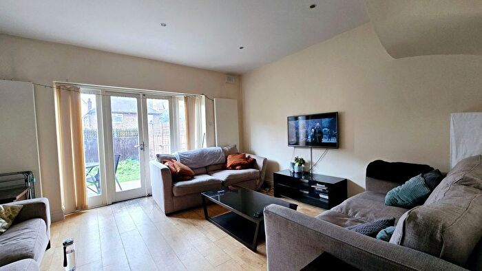 4 Bedroom Terraced House To Rent In Moffat Road, London, SW17