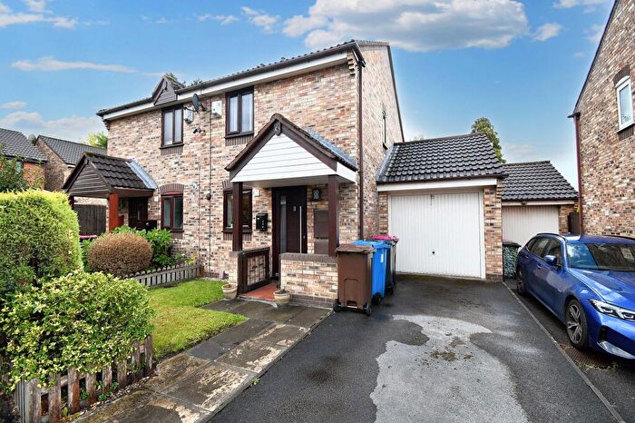 2 Bedroom Semi-Detached House For Sale In Bradgreen Road, Eccles, M30