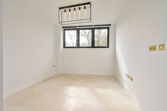 3 Bedroom Detached House To Rent In Ridgway Place, Wimbledon, London, SW19