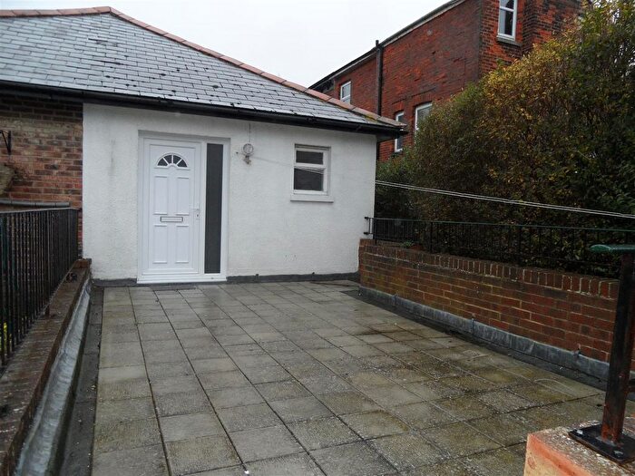 2 Bedroom Flat To Rent In Yarborough Arcade, High Street, Shanklin, PO37