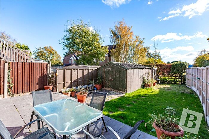 3 Bedroom Semi-Detached House For Sale In Meadows Close, Ingrave, Brentwood, Essex, CM13
