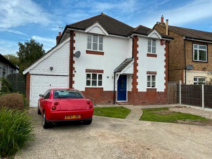 4 Bedroom Detached House To Rent In Folly Lane, Hockley, Essex, SS5