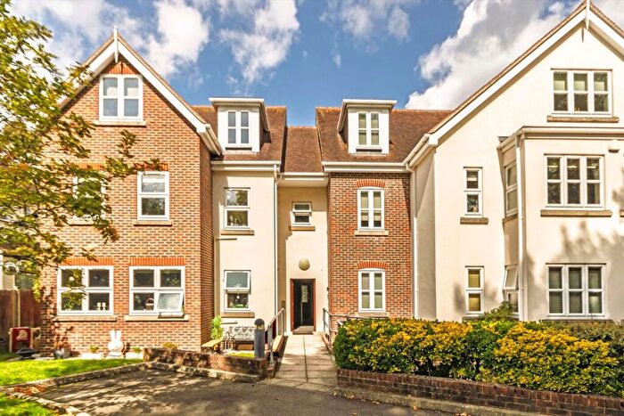 2 Bedroom Flat To Rent In Stanley Park Road, Carshalton, SM5