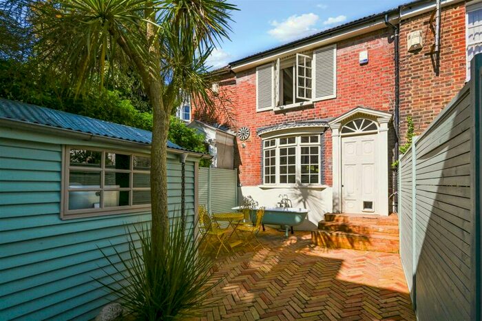 2 Bedroom House To Rent In Crown Gardens, Brighton, BN1