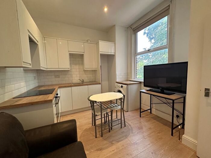 1 Bedroom Flat To Rent In Eylewood Rd, London, SE27