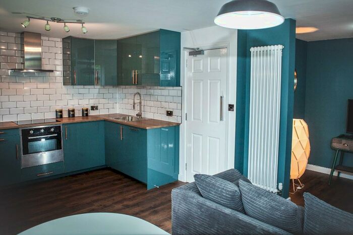 4 Bedroom Semi-Detached House To Rent In Heron Drive, Lenton, Nottingham, NG7