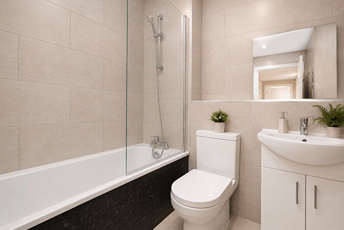 1 Bedroom Flat To Rent In Somerset Gardens, Creighton Road, N17