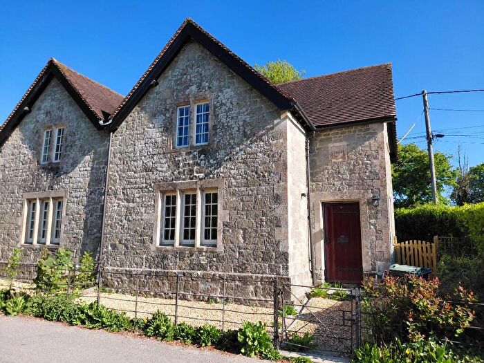 3 Bedroom Semi-Detached House To Rent In High Street, BA12