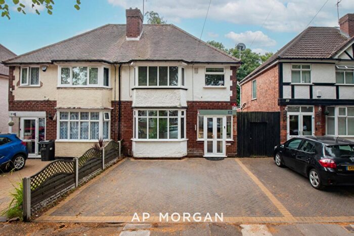 3 Bedroom Semi-Detached House For Sale In Croft Road, Birmingham, West Midlands, B26