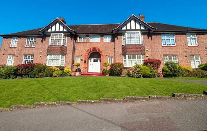 1 Bedroom Flat For Sale In Hammers Lane, London, NW7