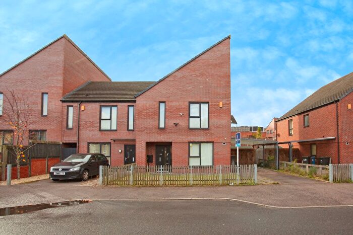 3 Bedroom Town House For Sale In Falstaff Road, Sheffield, South Yorkshire, S5