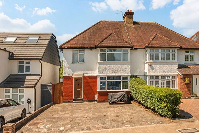 4 Bedroom Semi Detached House To Rent In Edgwarebury Gardens, Edgware, HA8