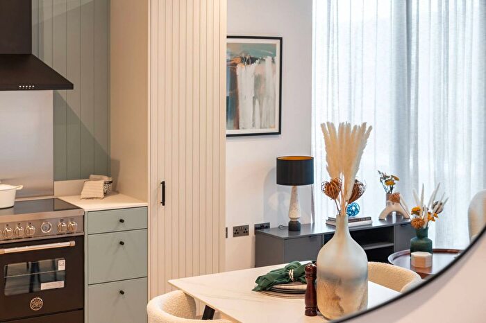 3 Bedroom Flat For Sale In The Brentford Project, Brentford, TW8