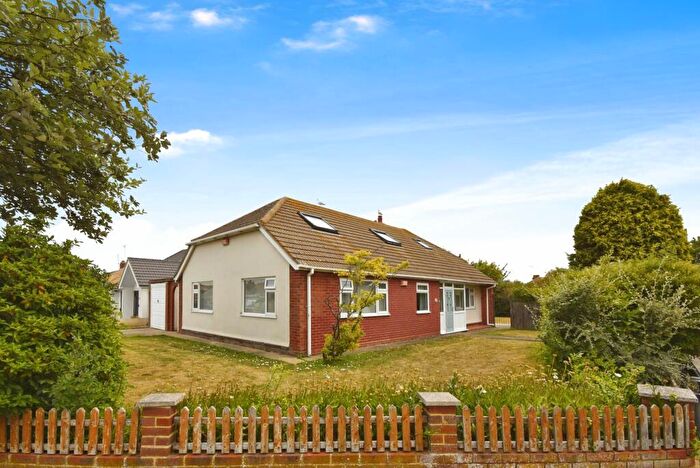 4 Bedroom Detached Bungalow For Sale In Lonsdale Avenue, Cliftonville, CT9