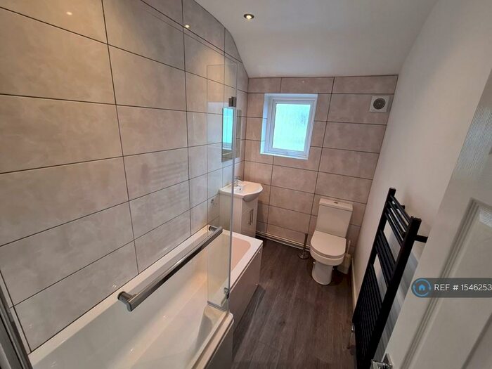 2 Bedroom Flat To Rent In Eversley Road, Sketty, Swansea, SA2