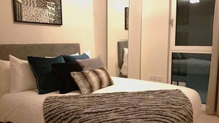1 Bedroom Flat To Rent In Gooch House, Glenthorne Road, London, W6