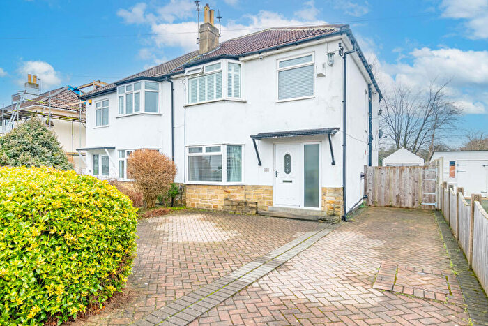 3 Bedroom Semi-Detached House To Rent In Ringwood Drive, Leeds, LS14