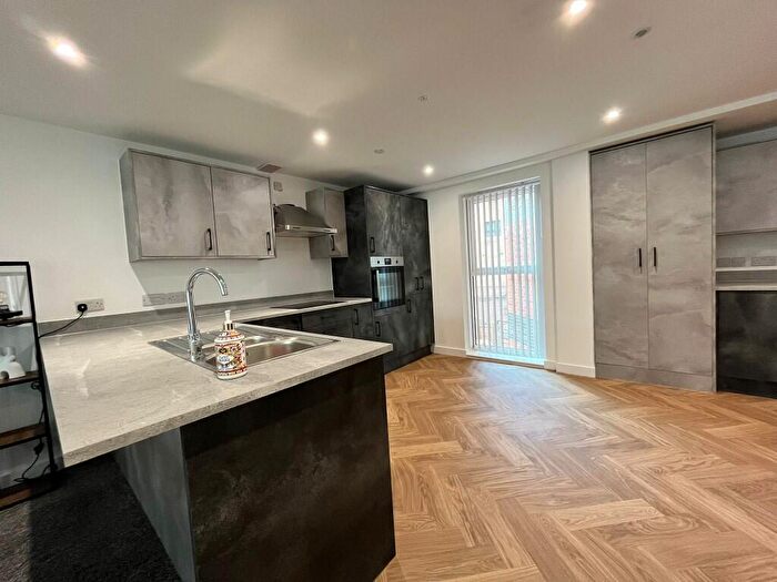 10 Bedroom Flat To Rent In Camden Street, Liverpool, Merseyside, L3