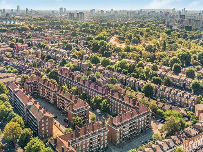 2 Bedroom Flat For Sale In Templecombe Road, Hackney, E9