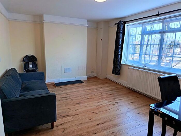 1 Bedroom Flat To Rent In Upper Elmers End Road, Beckenham, BR3