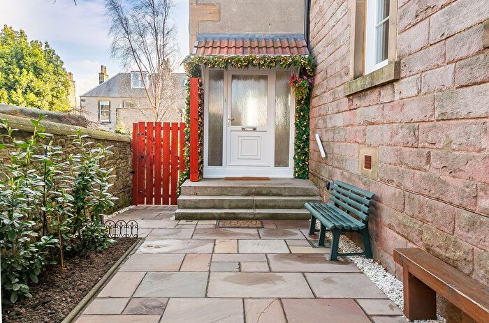 3 Bedroom Semi Detached House For Sale In Esslemont Road, Edinburgh, EH16