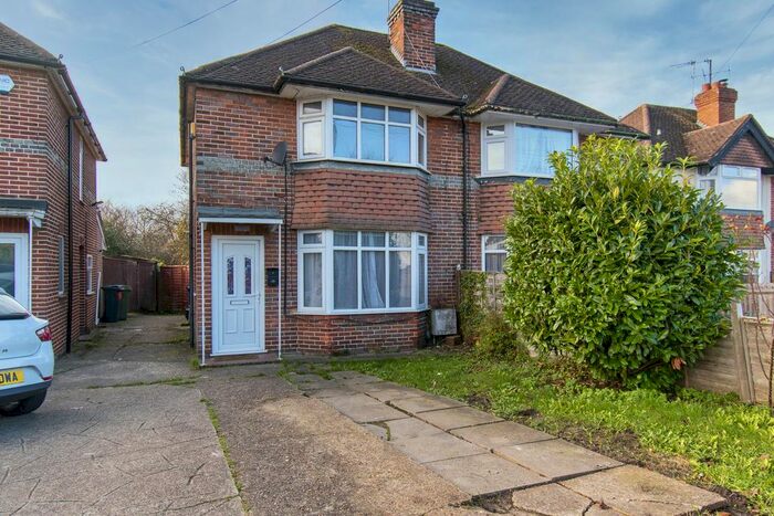 3 Bedroom Semi-Detached House To Rent In Elgar Road South, Reading, RG2