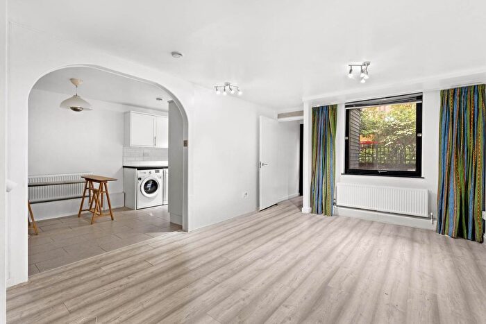 2 Bedroom Flat To Rent In Vauxhall Bridge Road, Pimlico, SW1V