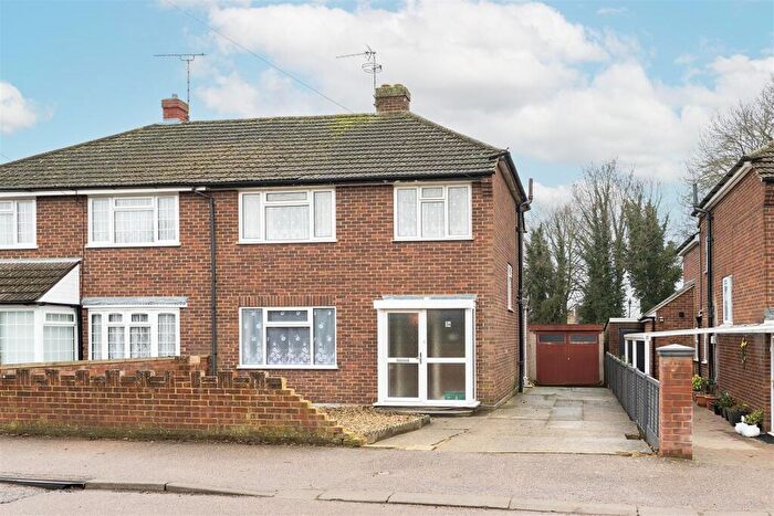 3 Bedroom Semi Detached House For Sale In Alexander Road, London Colney, St. Albans, AL2