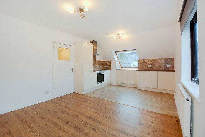 1 Bedroom Flat To Rent In Capstan Way, London, SE16