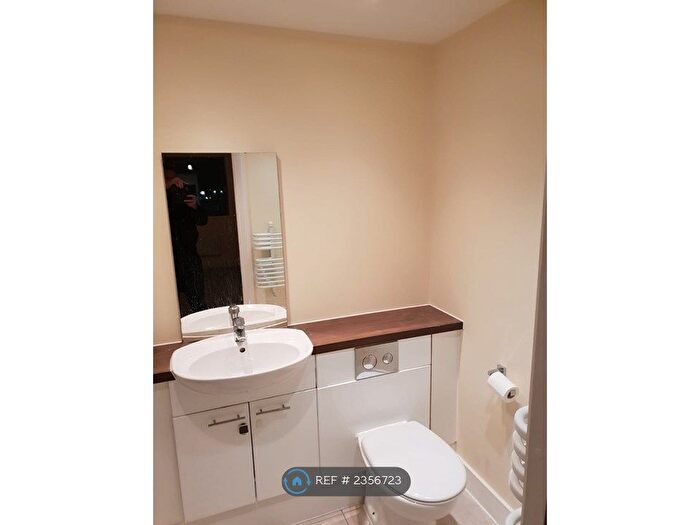 2 Bedroom Flat To Rent In Chapter Way, London, SW19