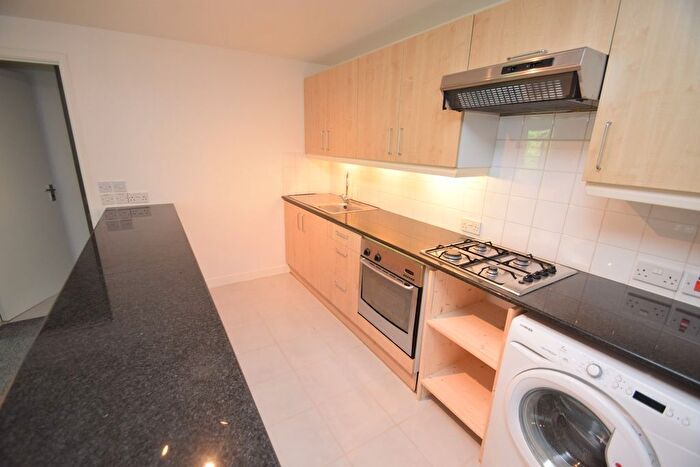 2 Bedroom Flat To Rent In Wellington Gardens, Falmouth, TR11