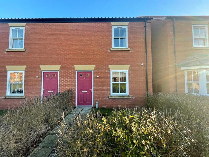 2 Bedroom Semi-Detached House To Rent In Hazel Walk, Alford, LN13