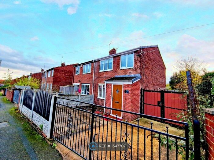 3 Bedroom Semi-Detached House To Rent In Grange Road, Royston, Barnsley, S71