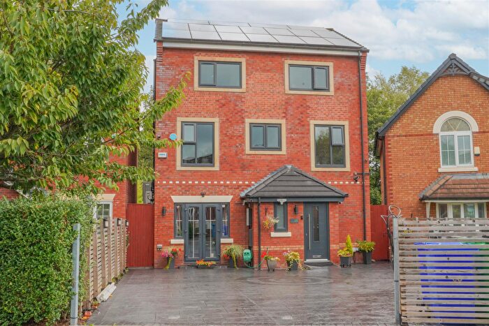 6 Bedroom Detached House For Sale In Chelsfield Grove, Chorlton, M21