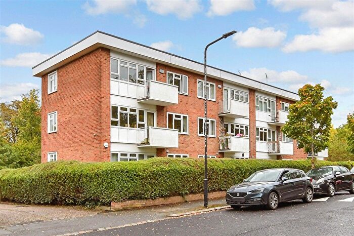 2 Bedroom Flat For Sale In Montalt Road, Woodford Green, Essex, IG8