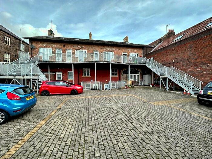 1 Bedroom Flat To Rent In Trinity Lane, Beverley, East Riding Of Yorkshi, HU17