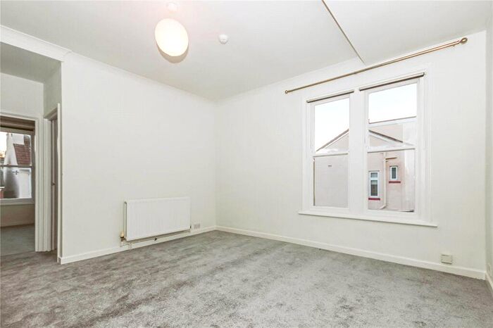 2 Bedroom Apartment To Rent In Halsbury Road, Bristol, BS6