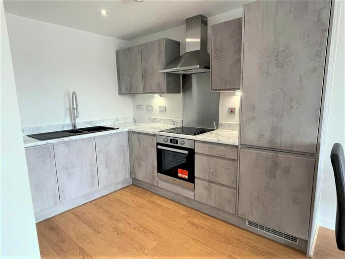 2 Bedroom Flat To Rent In Atkinson Street, Hunslet, Leeds, LS10