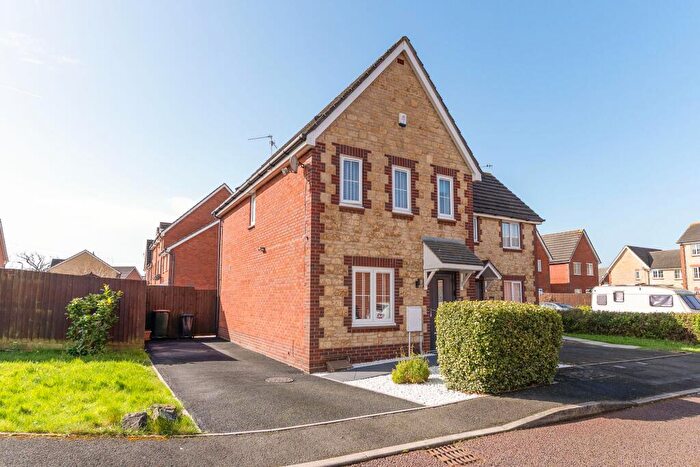 3 Bedroom Semi Detached House For Sale In Tenby Close, Newport, NP10